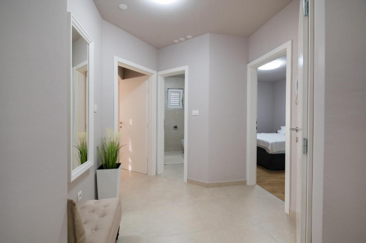 Brand New Aparment With Sea View & Swimming Pool At Ciovo - Villa Fiorentini Trogir Exteriér fotografie