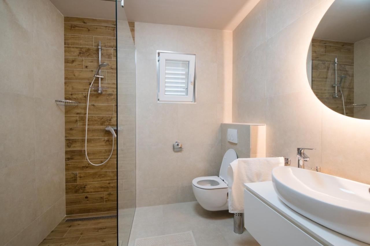 Brand New Aparment With Sea View & Swimming Pool At Ciovo - Villa Fiorentini Trogir Exteriér fotografie